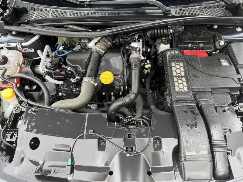  MEGANE IV 1.5 DCI 110 Business BV6 est une berline 5 portes et 5 places, reconnue pour son confort de conduite et sa sobriété grâce à son moteur diesel 1.5 DCI 110 chevaux associé à une boîte manuelle 6 vitesses. A ORANGE