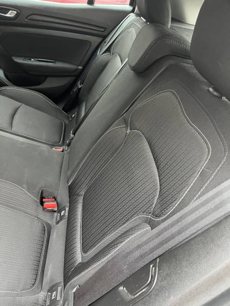 Voiture d’occasion RENAULT MEGANE IV 1.5 DCI 110 Business BV6. 5p. Avec GPS Europe Tactile et Crochet d’Attelage ainsi que radars AV + AR. Garantie 12 Mois.