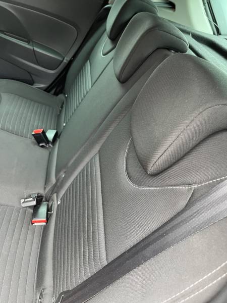 Voiture d’occasion RENAULT CLIO IV 1.5 DCI 90 Limited 5p. avec Radars de Recul et régulateur + limiteur de vitesse ainsi que GPS Europe Tactile. Garantie 12 Mois.