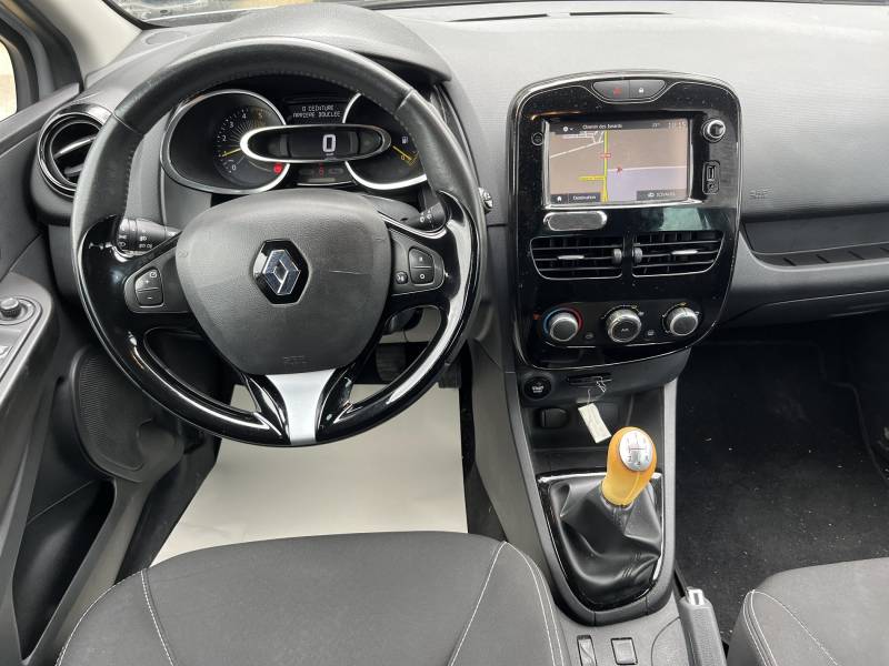 Voiture d’occasion RENAULT CLIO IV 1.5 DCI 90 Limited 5p. avec Radars de Recul et régulateur + limiteur de vitesse ainsi que GPS Europe Tactile. Garantie 12 Mois.
