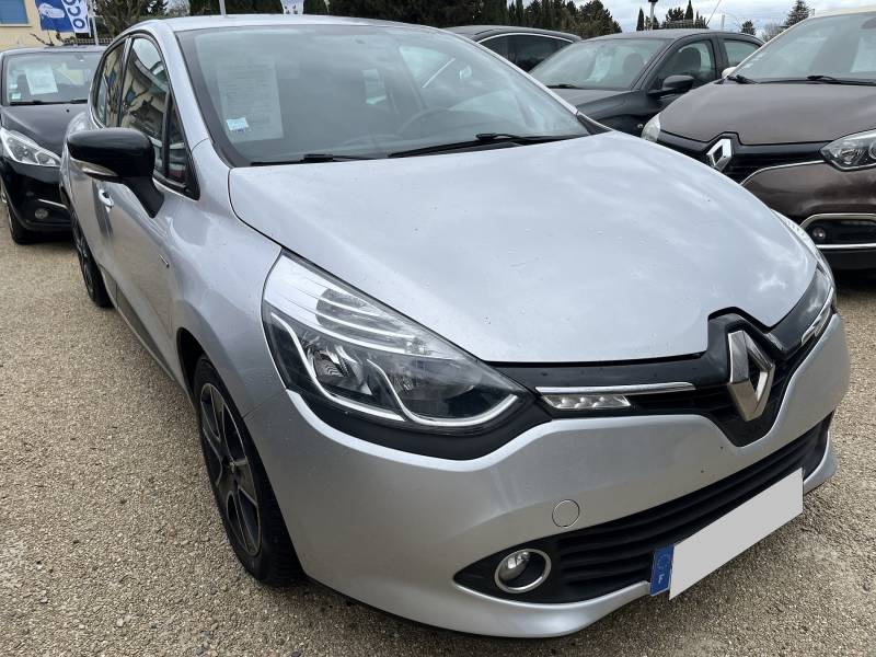  CLIO IV 1.5 DCI 90 Limited 5 portes mise en circulation le 24/03/2016 affiche 147 014 km d’origine garantis.  A ARLES