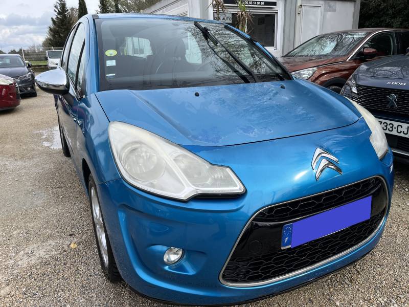 Avec ses 4 CV fiscaux et ses 101 g/km de CO₂ (Crit’Air 2), cette C3 se distingue par sa faible consommation et son entretien économique. A CARPENTRAS
