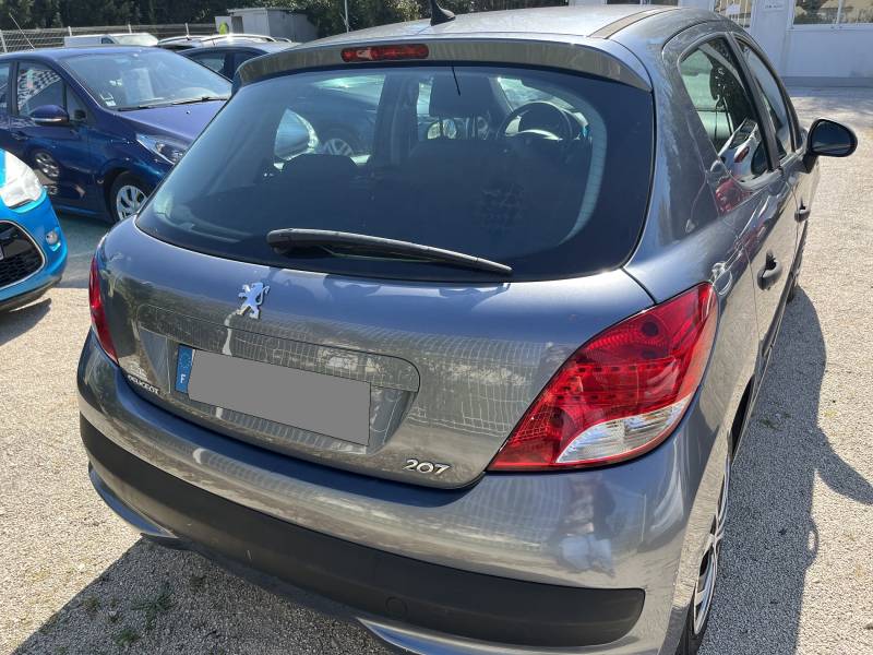Voiture d’occasion PEUGEOT 207 Ph2. 1.4 HDI 70 Urban.  Avec climatisation et régulateur + limiteur de vitesses. Garantie 12 Mois.