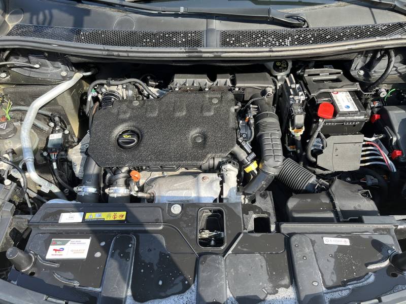 Voiture d’occasion PEUGEOT 3008 II 1.5 BLUE HDI 130 Active Business. EAT 8. 5p. avec GPS Europe Tactile et Radars AV + AR + et Alerte Franchissement de Lignes ainsi que CarPlay. Garantie 12 Mois.