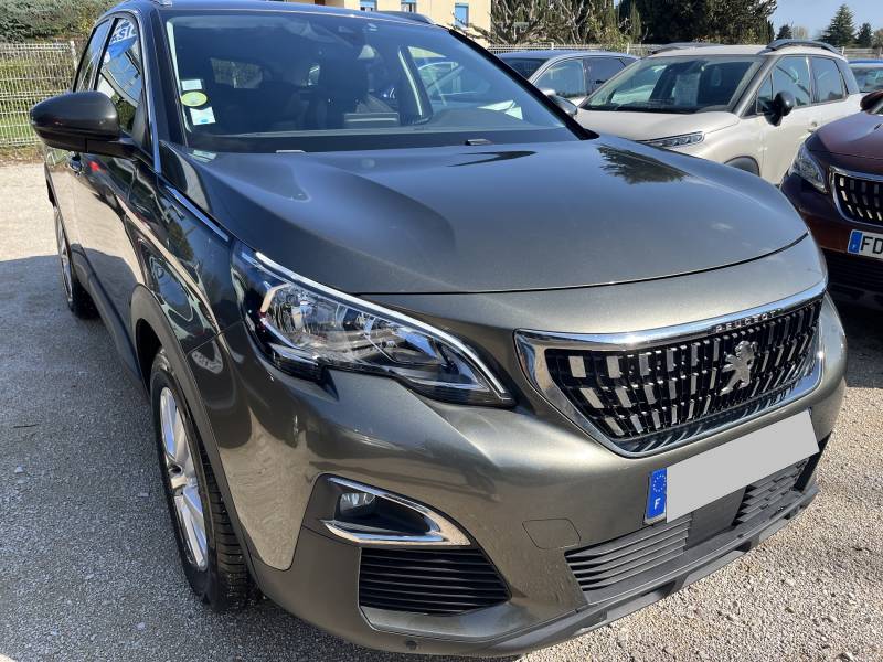 Voiture d’occasion PEUGEOT 3008 II 1.5 BLUE HDI 130 Active Business. EAT 8. 5p. avec GPS Europe Tactile et Radars AV + AR + et Alerte Franchissement de Lignes ainsi que CarPlay. Garantie 12 Mois.