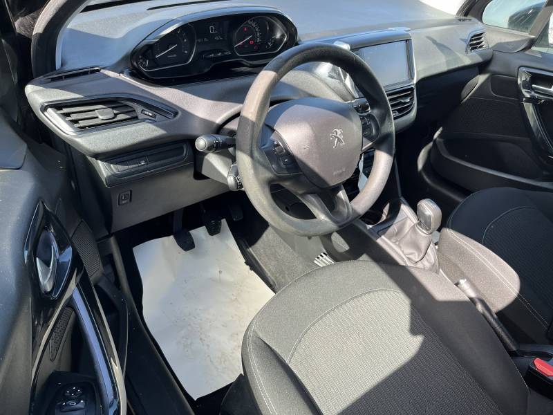 PEUGEOT 208 I Phase 2 est une citadine reconnue pour sa fiabilité, son confort de conduite et sa consommation maîtrisée. A ORANGE