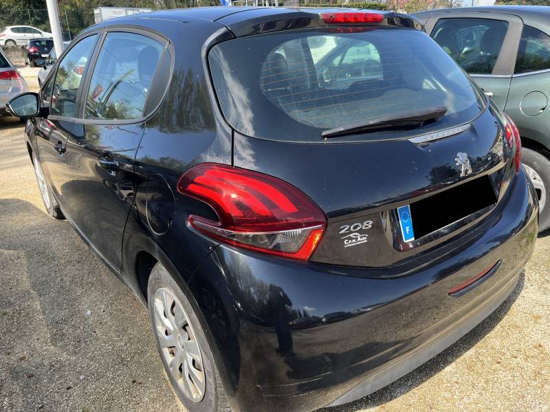 Voiture d’occasion PEUGEOT 208 I Ph2 1.5 Blue HDI 102 Active Business 5p. avec GPS Europe Tactile et régulateur + Limiteur de vitesse ainsi que Carplay. Garantie 12 Mois.