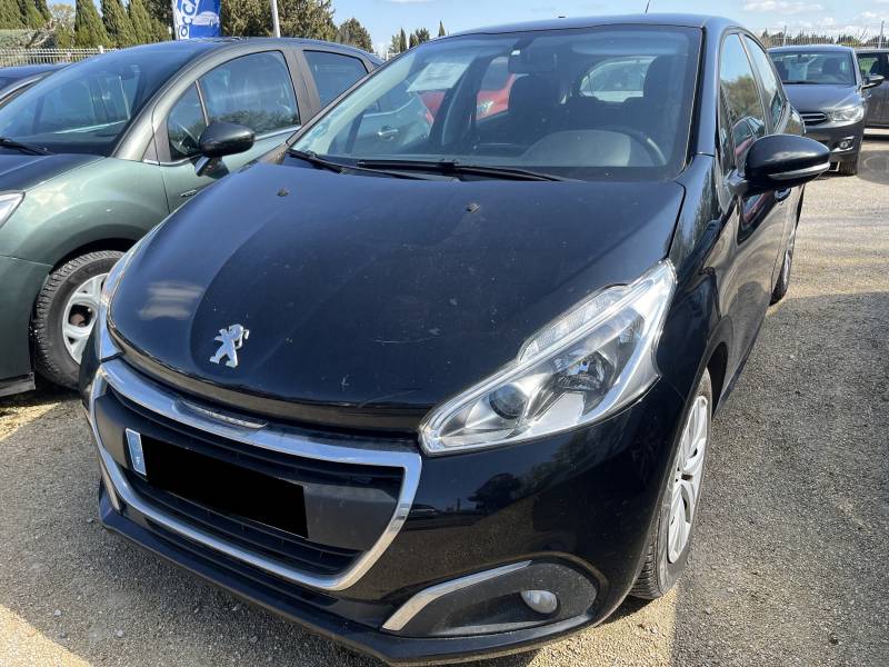 Voiture d’occasion PEUGEOT 208 I Ph2 1.5 Blue HDI 102 Active Business 5p. avec GPS Europe Tactile et régulateur + Limiteur de vitesse ainsi que Carplay. Garantie 12 Mois.
