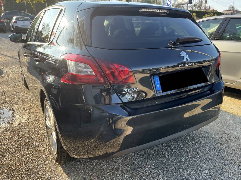 Voiture d’occasion PEUGEOT 308 II 1.6 BLUE HDI 120 Style. 5p. BV6. Avec Toit Panoramique + Rabat Electrique et Sièges Chauffants ainsi que Radar de recul. Garantie 12 Mois.