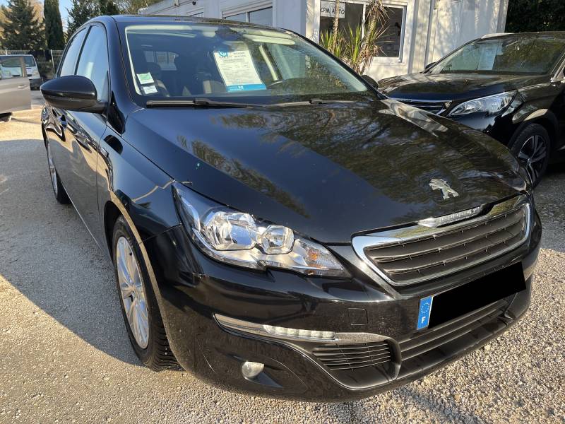 Voiture d’occasion PEUGEOT 308 II 1.6 BLUE HDI 120 Style. 5p. BV6. Avec Toit Panoramique + Rabat Electrique et Sièges Chauffants ainsi que Radar de recul. Garantie 12 Mois.