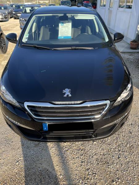 Voiture d’occasion PEUGEOT 308 II 1.6 BLUE HDI 120 Style. 5p. BV6. Avec Toit Panoramique + Rabat Electrique et Sièges Chauffants ainsi que Radar de recul. Garantie 12 Mois.