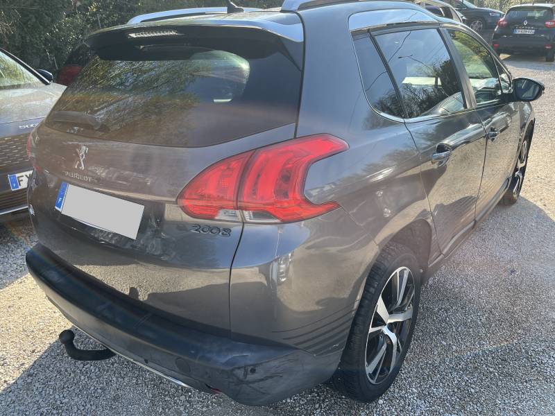 Voiture d’occasion PEUGEOT 2008 1.6 Blue HDI 100 Urban Cross. 5p. avec Crochet d’Attelage AR et régulateur et Régulateur + Limiteur de vitesse ainsi que radar de recul. Garantie 12 Mois.