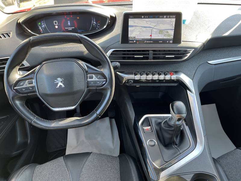 Il se distingue par son équipement complet et son confort, répondant aux attentes d’une vente de voiture d'occasion à Avignon fiable et transparente. A CARPENTRAS