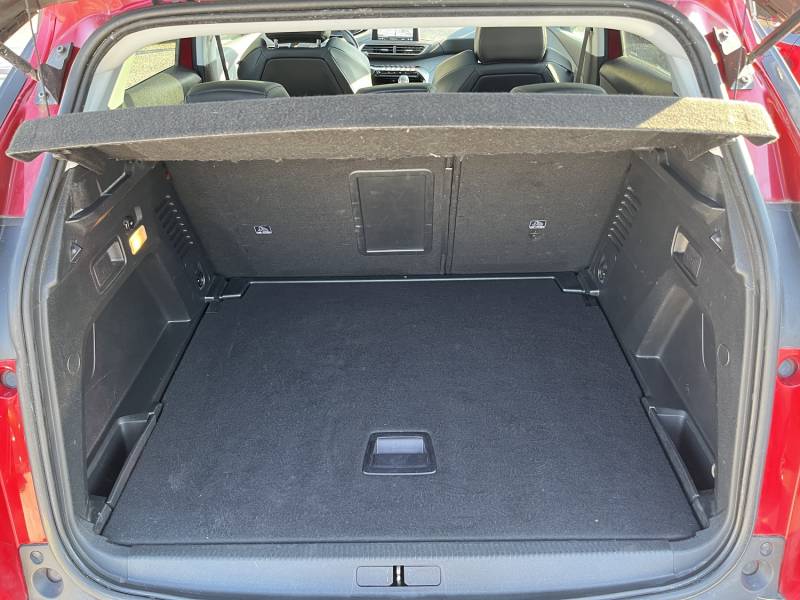 Voiture d’occasion PEUGEOT 3008 II 1.5 Blue HDI 130 Allure Business. BV6 5p. avec Toit Ouvrant Panoramique et Radars AV + AR + Caméra ainsi que Sièges Semi-cuir. Garantie 12 Mois.