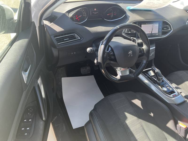 Voiture d’occasion PEUGEOT 308 II 1.5 BLUE HDI 130 Allure Business. EAT 8. 5p. avec GPS Europe Tactile et Radars AV + AR ainsi que Caméra. Garantie 12 Mois.