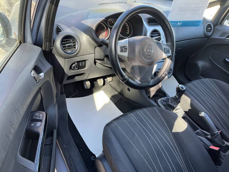 OPEL CORSA 1.3 CDTI 75 Essentia : une citadine fiable, économique et parfaitement adaptée à vos trajets du quotidien dans le Vaucluse comme sur route.