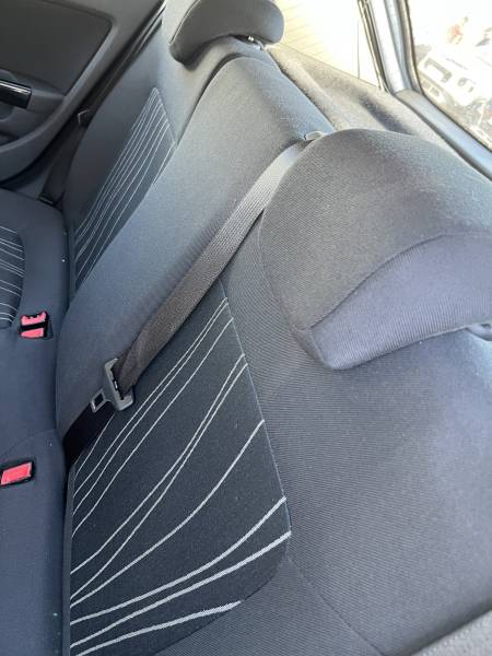 Voiture d’occasion OPEL CORSA 1.3 CDTI 75 Essentia. 5p. Avec climatisation et Radio CD MP3 commande au volant. Garantie 12 Mois.