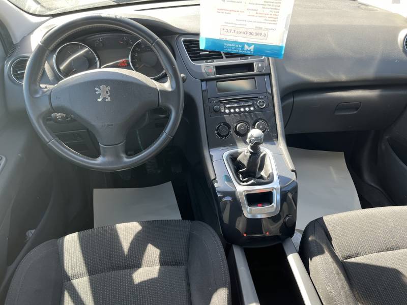 Voiture d’occasion PEUGEOT 5008 1.6 HDI 112 Access. 7 Places. BV6 avec et Régulateur + Limiteur de vitesse. Garantie 12 Mois.