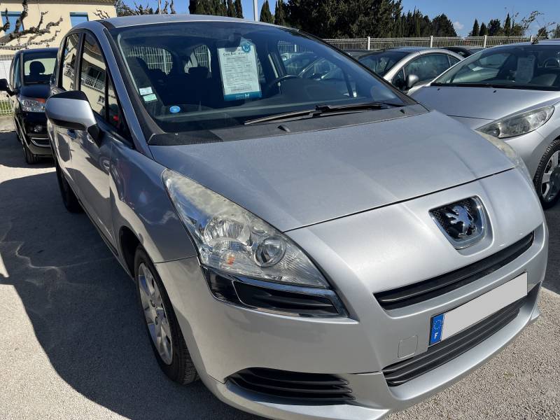 Voiture d’occasion PEUGEOT 5008 1.6 HDI 112 Access. 7 Places. BV6 avec et Régulateur + Limiteur de vitesse. Garantie 12 Mois.