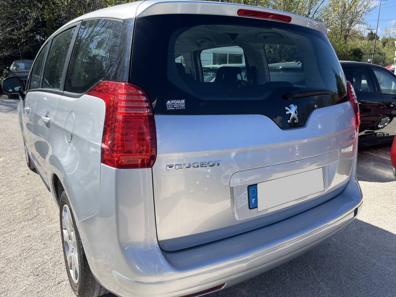 Voiture d’occasion PEUGEOT 5008 1.6 HDI 112 Access. 7 Places. BV6 avec et Régulateur + Limiteur de vitesse. Garantie 12 Mois.