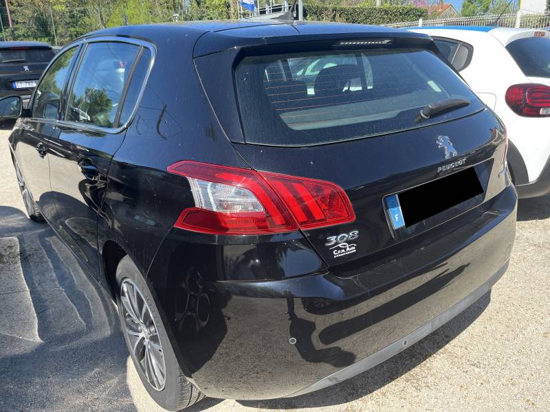 Voiture d’occasion PEUGEOT 308 II 1.6 BLUE HDI 120 Allure. BV6. 5p. avec GPS Europe Tactile et Régulateur + Limiteur de vitesse ainsi que Radar AV + AR. Garantie 12 Mois.