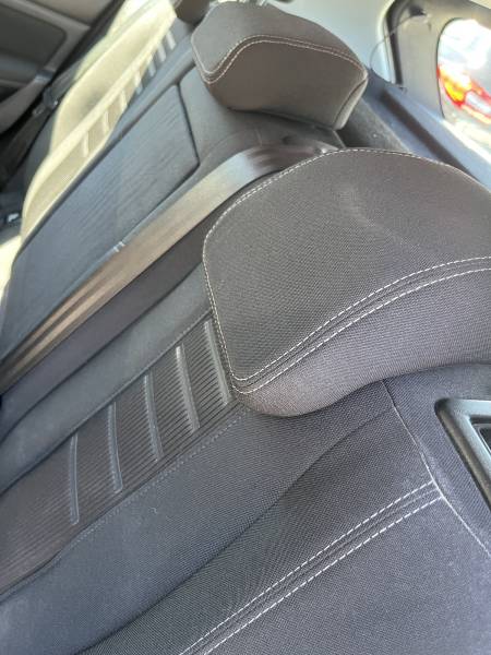  308 II 1.6 e-HDI 115 Allure BV6 5 portes se distingue par ses équipements technologiques tels que GPS Europe tactile, régulateur + limiteur de vitesse. A ARLES