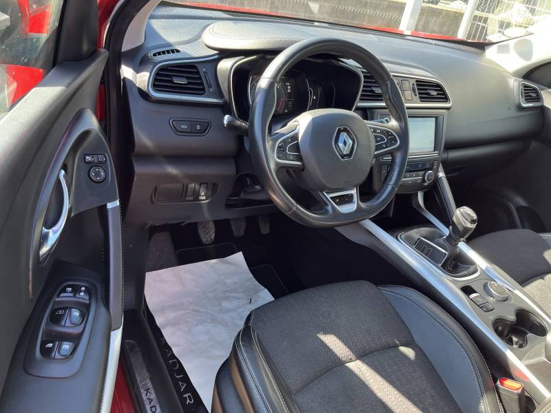 SUV polyvalent et confortable, idéal pour vos trajets quotidiens comme pour les longs parcours dans le Vaucluse.
