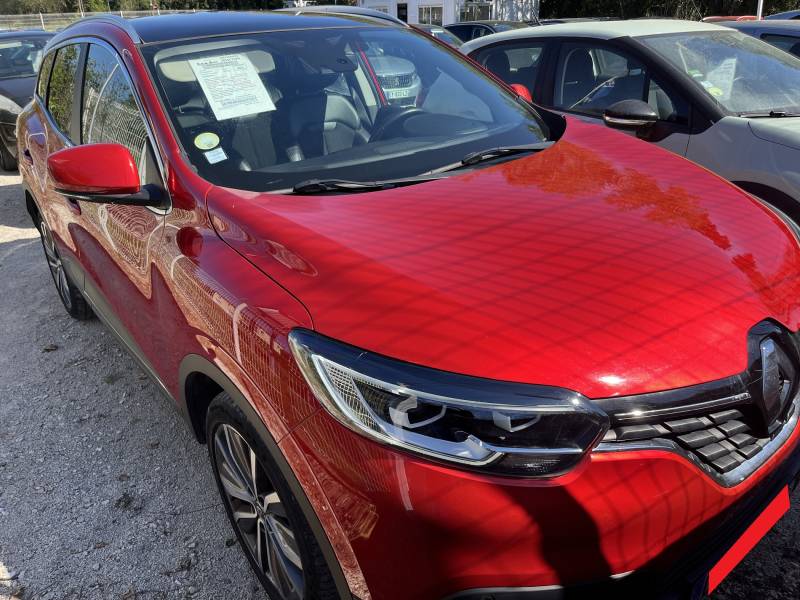 radars avant et arrière avec caméra ainsi que le GPS Europe tactile facilitent tous vos déplacements à Avignon et au-delà.