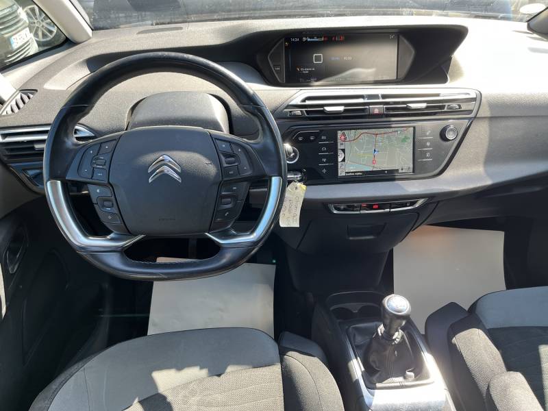 Voiture d’occasion CITROEN C4 PICASSO II 1.6 HDI 120 Intensive. 5p. Avec GPS Europe Ecran tactile et Radars de Recul + Caméra ainsi que Régulateur et limiteur de vitesse. Garantie 12 Mois.