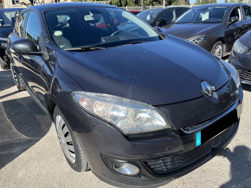 Voiture d’occasion MEGANE III 1.5 DCI 110 Business.  BV6 5p.  Avec GPS Europe et Carte Main Libre ainsi que Radars de Recul. Garantie 12 Mois.