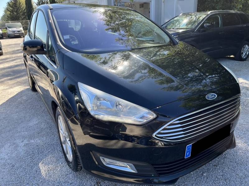 Ce modèle C-MAX II Ph2 1.5 TDCI 120 TITANIUM est une opportunité à saisir pour toute personne recherchant une voiture d'occasion Avignon fiable et bien équipée.