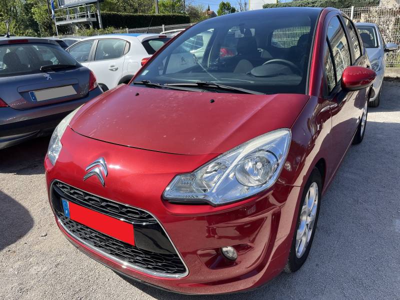 Voiture d’occasion CITROEN C3 II 1.6 HDI 92 Confort. 5p. Garantie 12 Mois.  Avec climatisation Automatique et Régulateur + Limiteur de vitesses ainsi que Radio CDMP3. Garantie 12 Mois.
