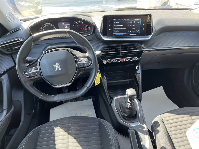 Voiture d’occasion PEUGEOT 2008 II 1.5 Blue HDI 110 Style. BV6. 5p. 1ère Main. avec GPS Ecran Tactile Via CarPlay et Radars de Recul ainsi que Régulateur + Limiteur de vitesse. Garantie 12 Mois.