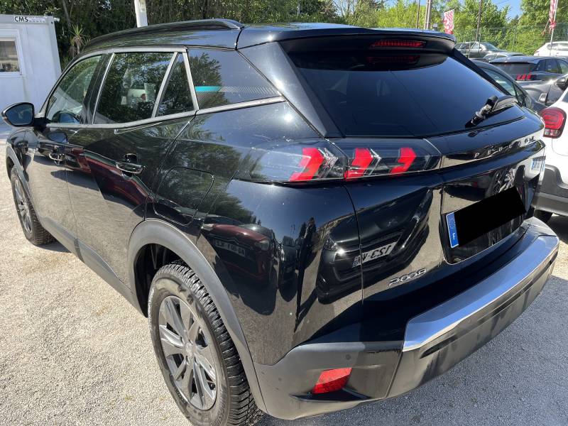 PEUGEOT 2008 répond parfaitement aux attentes actuelles en matière de confort et de sécurité. A NIMES