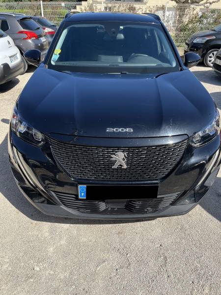 Voiture d’occasion PEUGEOT 2008 II 1.5 Blue HDI 110 Style. BV6. 5p. 1ère Main. avec GPS Ecran Tactile Via CarPlay et Radars de Recul ainsi que Régulateur + Limiteur de vitesse. Garantie 12 Mois.