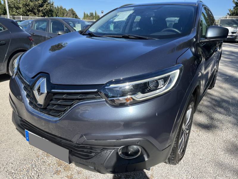 Ce SUV polyvalent répond parfaitement aux attentes des conducteurs recherchant une voiture d'occasion Avignon fiable et bien équipée dans le Vaucluse.