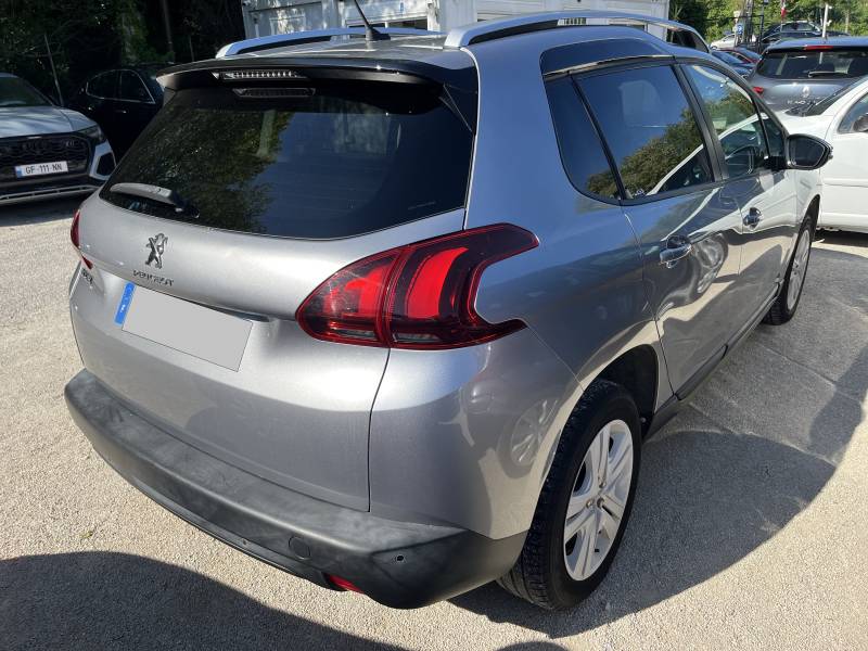 Voiture d’occasion PEUGEOT 2008 I Ph2 1.5 Blue HDI 102 Style 5p. avec GPS Europe Ecran Tactile CarPlay et Régulateur et Limiteur de vitesse. Garantie 12 Mois.