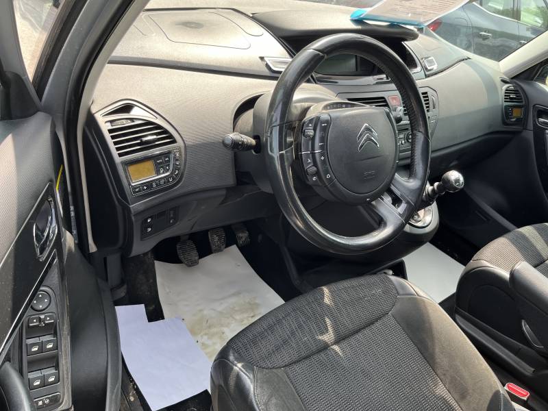 Voiture d’occasion CITROËN Grand C4 PICASSO I Ph2 1.6 HDI 112 Exclusive. BV6. 7 Places. avec Régulateur et limiteur de vitesse et Radars de Recul ainsi que siège semi-cuir. Garantie 12 Mois.