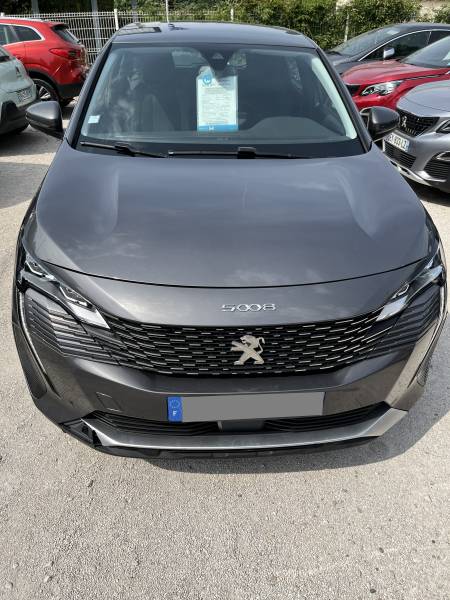 Voiture d’occasion PEUGEOT 5008 II Ph2 1.5 Blue HDI 130 Active Business. 7P. EAT 8. 1ère Main.  Avec GPS Europe tactile et Radar AV + AR ainsi que CarPlay. Garantie 12 Mois.