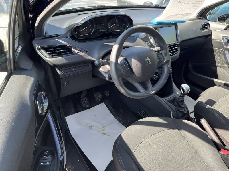 Voiture d’occasion PEUGEOT 208 I Ph2 1.5 Blue HDI 102 Premium Pack. 5p. avec GPS Europe Tactile et régulateur + Limiteur de vitesse. Garantie 12 Mois.