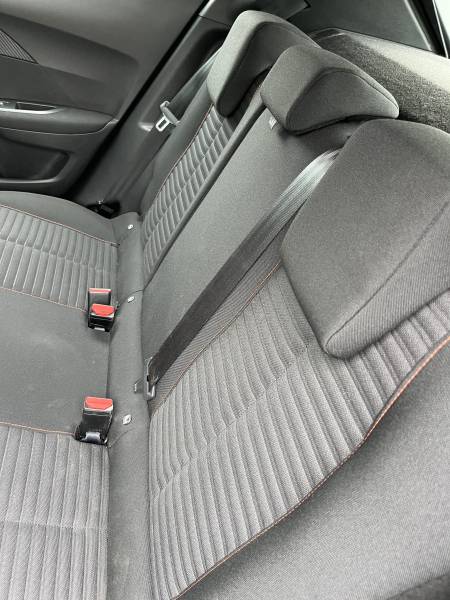 les radars de recul et la compatibilité CarPlay, essentiels pour votre confort au quotidien dans le Vaucluse et à Avignon.