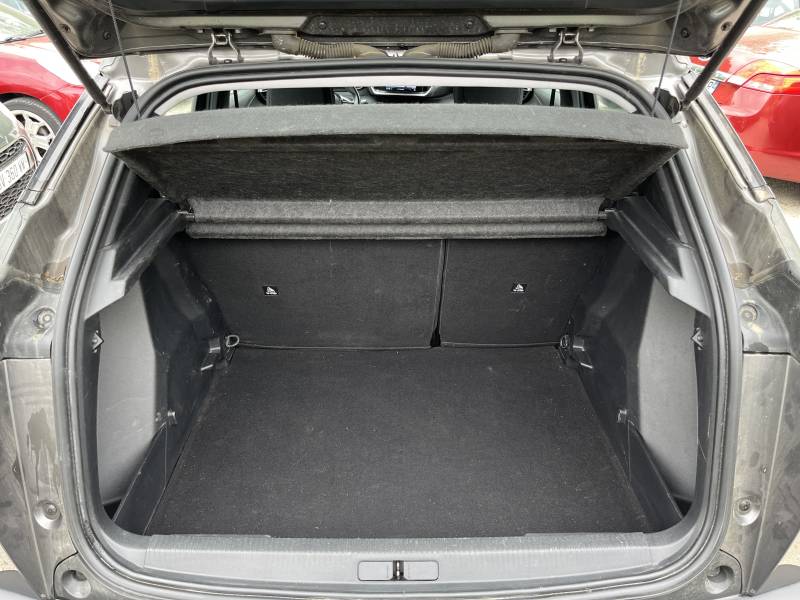 Voiture d’occasion PEUGEOT 2008 II 1.5 Blue HDI 102 Active Business. BV6. 5p. 1ère Main. avec GPS Europe Ecran Tactile et Radars de Recul ainsi que CarPlay. Garantie 12 Mois.