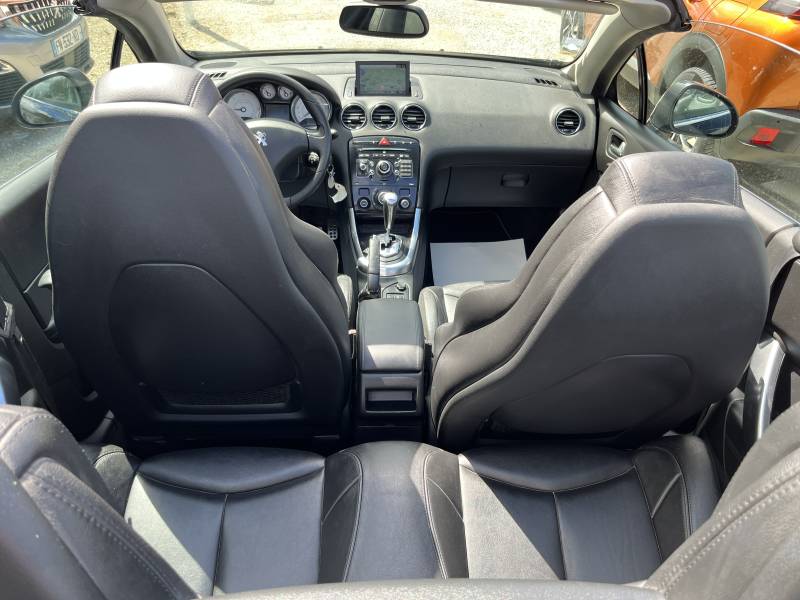 PEUGEOT 308 CC Ph2 2.0 HDI 163 Féline. Boite Automatique. Avec Sièges en Cuir et Radar AV+ AR ainsi que Sièges en cuir chauffants et Nuque chauffantes. A ORANGE