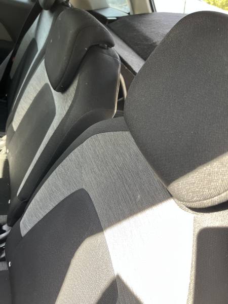 Ce monospace/SUV 5 portes de 2017 se distingue par son excellent compromis entre confort, espace intérieur et consommation maîtrisée. A ORANGE