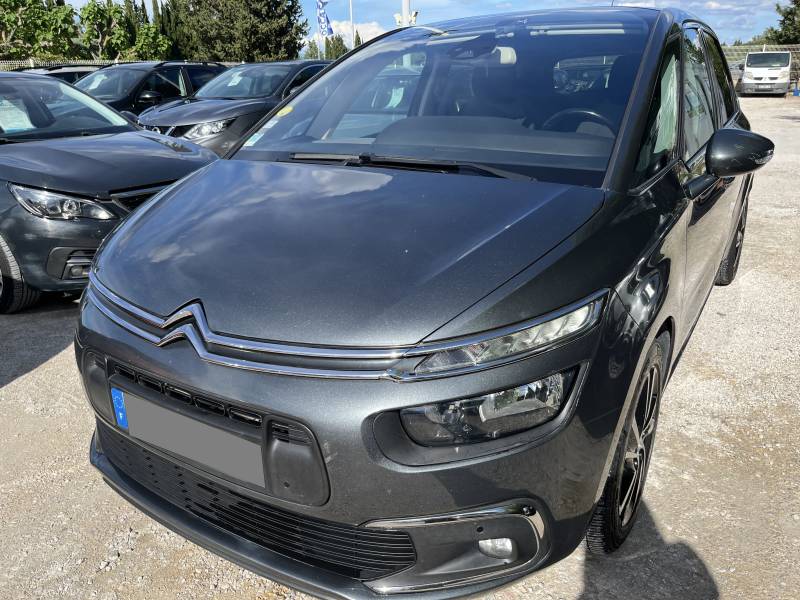 Voiture d’occasion CITROEN C4 PICASSO II Ph2 2.0 Blue HDI 150 Feel. 5p. Avec Crochet d’Attelage AR et Radars AV et AR ainsi que CarPlay. Garantie 12 Mois.