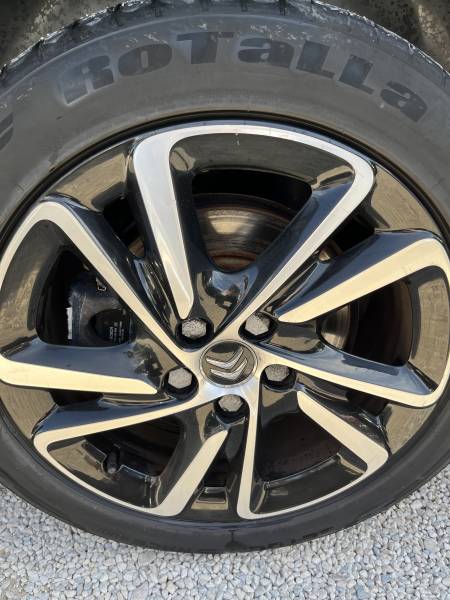  C4 PICASSO II Ph2 2.0 Blue HDI 150 Feel affiche également des émissions contenues de 107 g/km de CO² avec une vignette Crit’Air 2, un vrai avantage pour circuler facilement. A ALES
