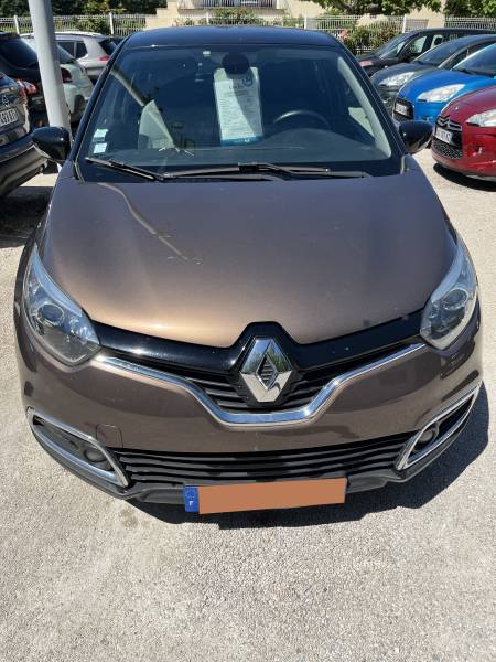 Son moteur diesel 1.5 DCI de 90 chevaux reste reconnu pour sa sobriété et sa fiabilité, tout en offrant un agrément de conduite adapté à tous types de parcours dans le Vaucluse.