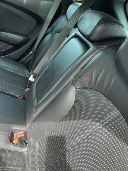 Voiture d’occasion HYUNDAI IX 35 2.0 CRDI 135 Premium Pack. BV6. 5p. avec Sièges Semi-Cuir et Radars de Recul ainsi que Sièges Chauffants. Garantie 12 Mois.