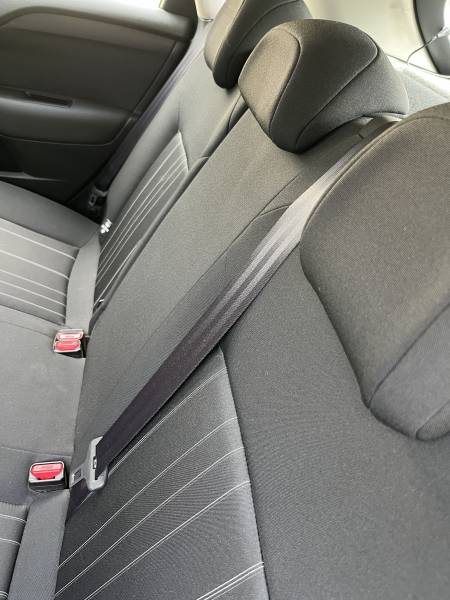 Voiture d’occasion CITROEN C4 II 1.6 HDI 92 Attraction. 5p. avec climatisation et Régulateur et Limiteur de vitesse ainsi que Radio CD commande au Volant. Garantie 12 Mois.