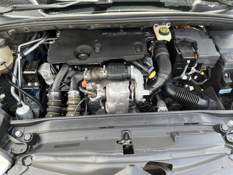 Mise en circulation en mai 2013, cette CITROEN C4 II 1.6 HDI 92 Attraction dispose d’un moteur diesel fiable et économique associé à une boîte manuelle agréable à conduire. A ORANGE